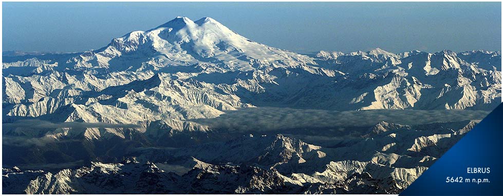 Elbrus i góry Kaukazu widziane z południa z odległości ok. 150 km, 10 I 2011, fot. Jialiang Gao