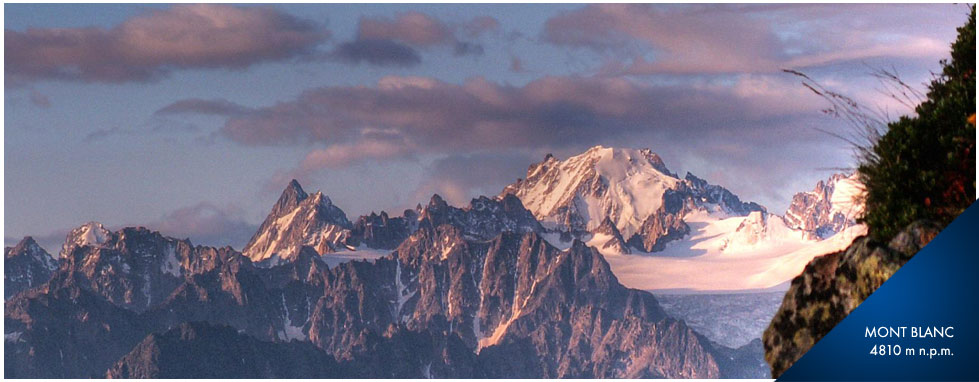 Masyw Mont Blanc widziany ze Szwajcarii, 2 X 2007, fot. MadGeographer
