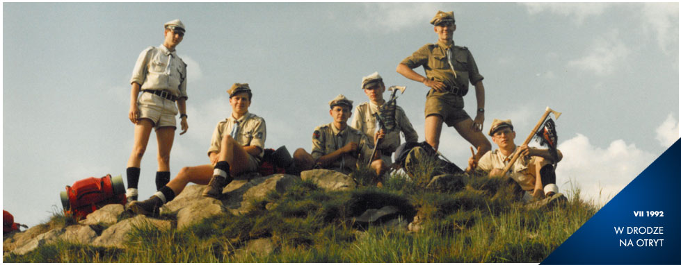W drodze na Otryt, od lewej Piotr Wiegandt, Bartek Wróblewski, Grześ Postaremczak, Leszek Karliński, Tomek Gajewski, Jaś Kurasiński, Bieszczady VII 1992, fot. Tomasz Kapusta